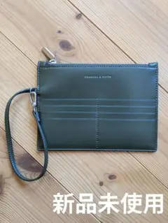 【新品未使用】Charles＆Keith　カードケース　ポーチ　ダークグリーン