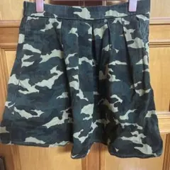 迷彩柄　フレア　スカート