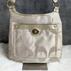 COACH ショルダーバッグ ターンロック　シグネチャー