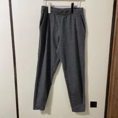 ユニクロ　ウルトラストレッチ　アクティブアンクルパンツ