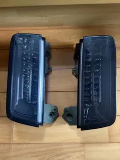 Valenti LEDテールランプ E52エルグランド クリアクロームのサムネイル