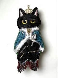 【旧作セール】黒猫　ブローチ　2way仕様　ビーズ刺繍　手刺繍　手作り