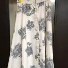 ミドル丈スカートのサムネイル