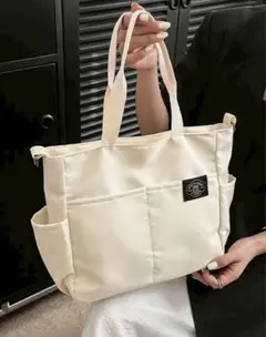 トートバック　ナイロン　ホワイト　2way ショルダー　たくさん