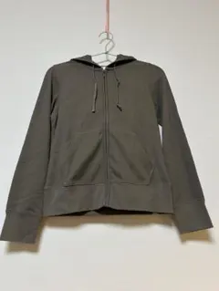 UNIQLO ユニクロ　ドライ　フルジップパーカー カーキ　Sサイズのサムネイル