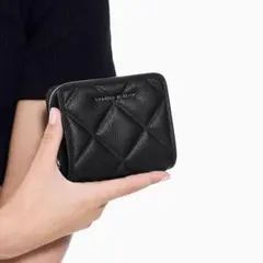 【新品 未使用】CHARLES & KEITH キルトジップ　財布