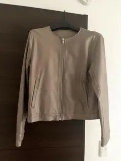 as know as ベージュ レザージャケット