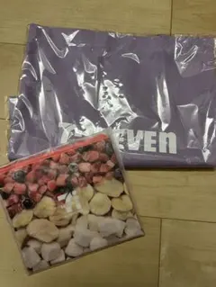 7-Eleven ハッピーくじ紫色トートバッグとスムージーフラットポーチセット