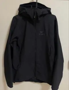 美品　ARC’TERYXGammaLT HoodyBlackのサムネイル