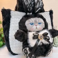 コヤンイサムチョン♡bigモノトーンカラーうさルミちゃんのラウンドトートバッグ