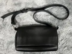 BEARDSLEY レザーボディバッグ ブラック