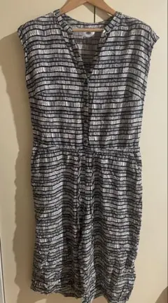 ストライプ柄　ノースリーブ　オールインワンパンツ