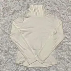 UNIQLO ユニクロ　レディース　タートルネック　ホワイト　Mサイズ