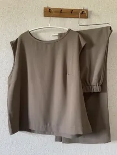 ベージュ 軽量セットアップ