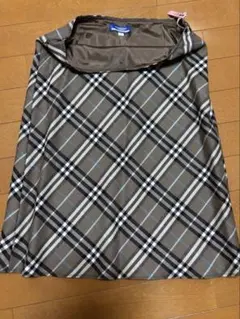 バーバリーブルーレーベル チェック柄 ひざ丈スカートです✨