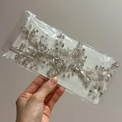 ウェディング ヘッドドレス 花とビーズ