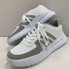 新品★メンズ★25.5cm★厚底フェイクレザースニーカー 白 灰色2431