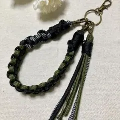 【#244】ブラック・カーキパラコードスマホハンドストラップ