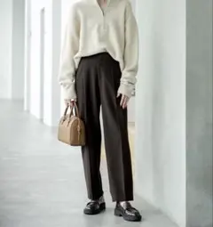 UNIQLO　ヒートテックタックテーパードパンツ