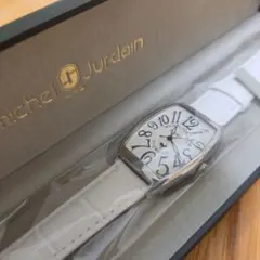 お値下げ！4,800円→　michel Jurdain トノーウォッチのサムネイル