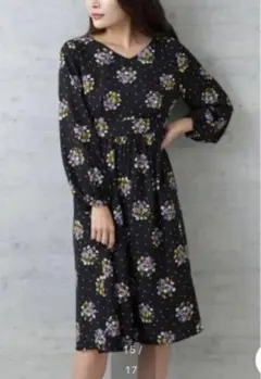 ナチュラルビューティーベーシック　花柄ワンピース