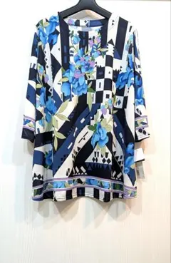 新品花柄お好きな方へメッシュ地オフブルー花柄レオナール風チュニック