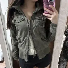 フード付きオリーブグリーンミリタリージャケット