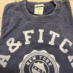 新品　Abercrombie & Fitch Tシャツ ネイビー Sサイズ