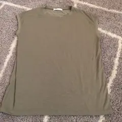 アズールのシンプルTシャツ