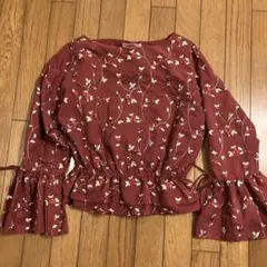 値下げ‼️NICE CLAUP花柄刺繍 赤 フレアスリーブ 長袖ブラウス