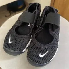 Nike エアリストブラック 17センチ