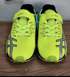 asics 蛍光イエロー スニーカー