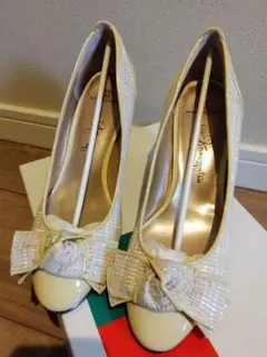 <未使用 専用箱あり>銀座かねまつ　リボン付きパンプス 21cm