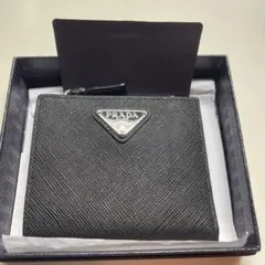 PRADA ブラック 二つ折り財布
