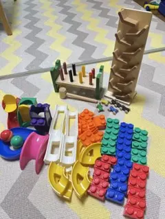 1歳6ヶ月〜おもちゃセット （ジャンピングカートレイン、ハンマートイ、ブロック）