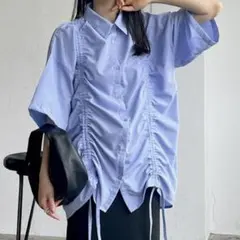 Abor 襟付き 2way フロントドロスト シャーリング シャツ ブラウスのサムネイル