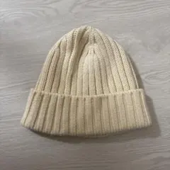 UNIQLO クリーム色のニットビーニー