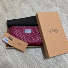 【未使用】TOD'S ワインレッド/ピンク エナメルキルティング長財布のサムネイル