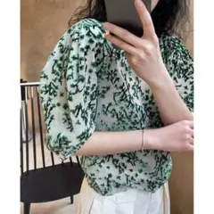 チュクラ　花柄シースルーブラウス 半袖のサムネイル