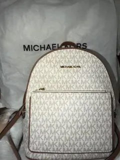 7月４日まで MICHAEL KORS MK総柄 リュックホワイト ブラウンのサムネイル