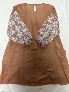 保育士花柄長袖エプロン 茶色