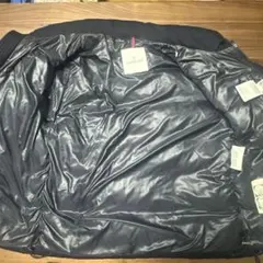 MONCLER ネイビー ダウンジャケット　1月9日で出品取りやめます‼️
