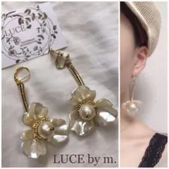 347 大ぶりパールフラワー ゴールドパイプ ピアス イヤリング お洒落