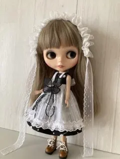 ブライスアウトフィット　 モノトーン　ワンピース&エプロンのサムネイル