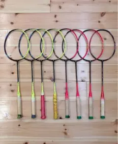 バドミントンラケット 8本セット ジャンク品のサムネイル