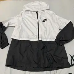 Nike フード付きウィンドブレーカー