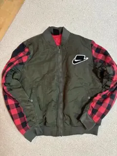 値下げNike NSWボンバージャケット　オリーブグリーン