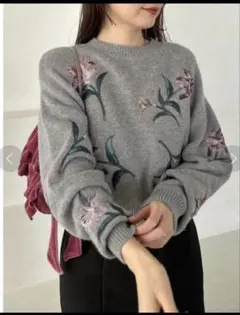 【SNIDEL】リリープリント刺繍プルオーバー