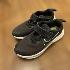 Nike ブラック/イエロー スニーカー ベルクロ　18.5センチ
