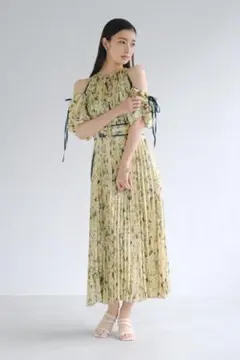 美品♡SNIDEL 2WAYボリュームスリーブプリントワンピース